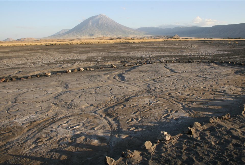 Descubren más de 400 pisadas de ‘Homo sapiens’ junto a un volcán de Tanzania