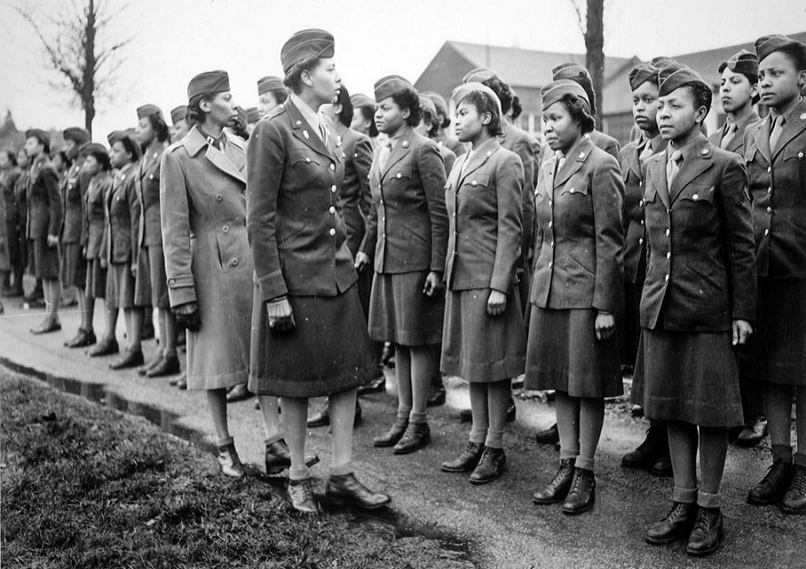 Conoce al batallón de mujeres negras que sirvió en Europa durante la Segunda Guerra Mundial.