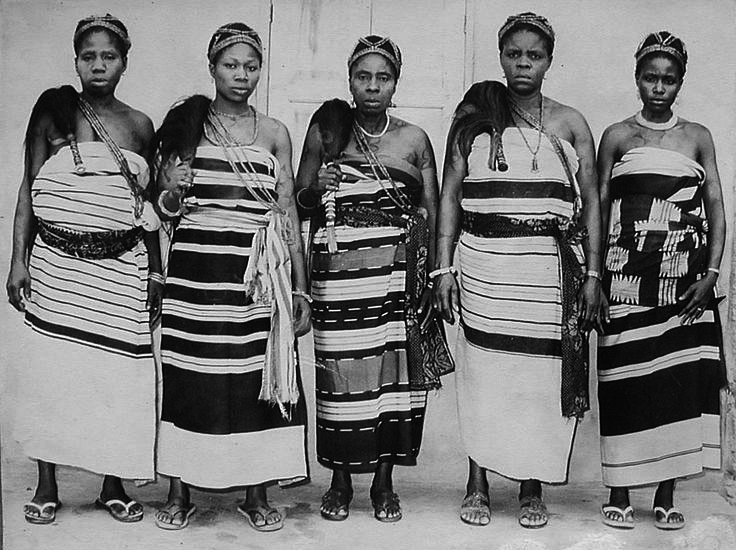 Rebelión de Anlu: La protesta anticolonial de las Mujeres Kom (Camerún)